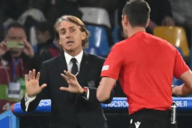 曼奇尼解释辞职原因，炮轰意大利足协主席