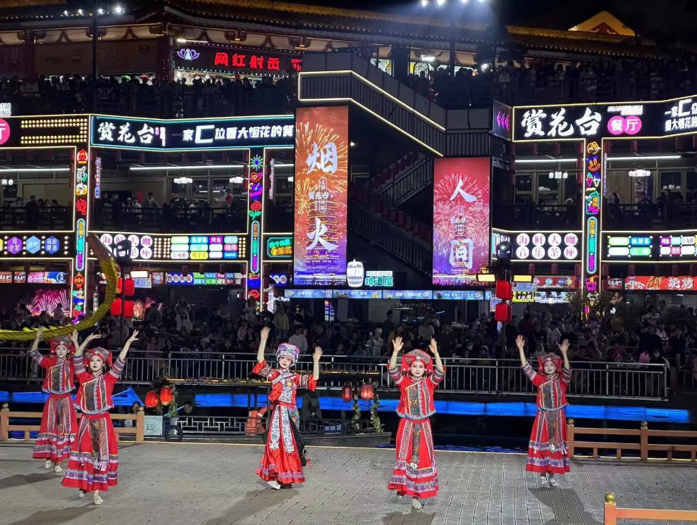 广发体育-女子曝浙江餐厅强制消费，满698才能入座，店家仍嘴硬，结局爽了